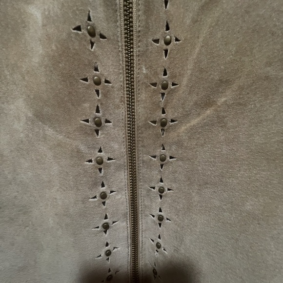 Cabela’s Tan Genuine Leather Zip Jacket Cutout Stud Detail Women’s Medium - Picture 4 of 7
